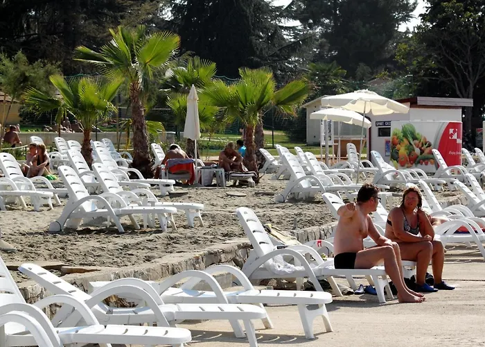 With A Parking Space - 20631 Πανσιόν 3*