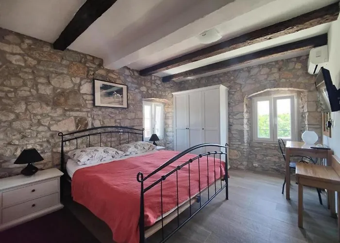 Πανσιόν With A Parking Space - 20631