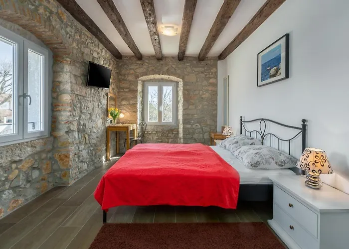 With A Parking Space - 20631 Πανσιόν