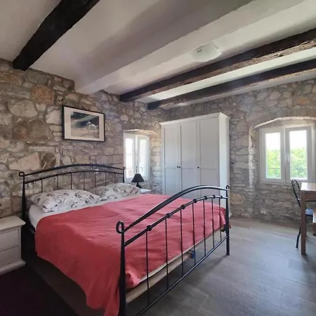 Casa de hóspedes With A Parking Space - 20631