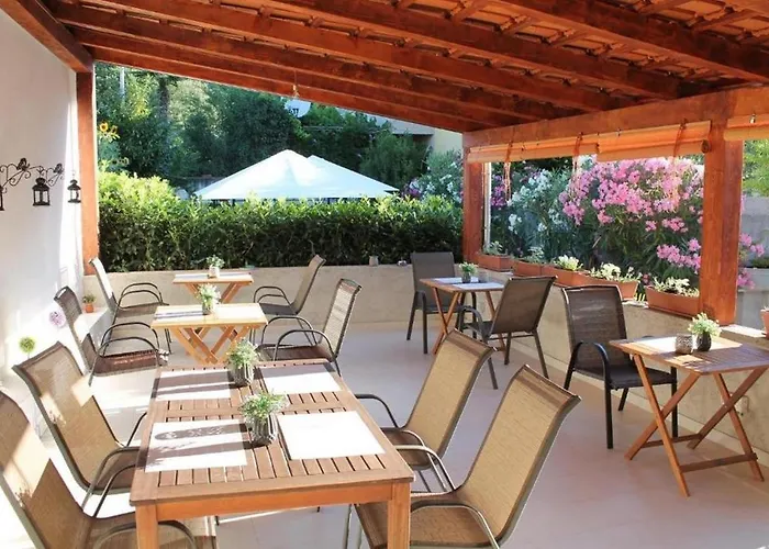 Gostinjska kuća With A Parking Space - 20631 Porec