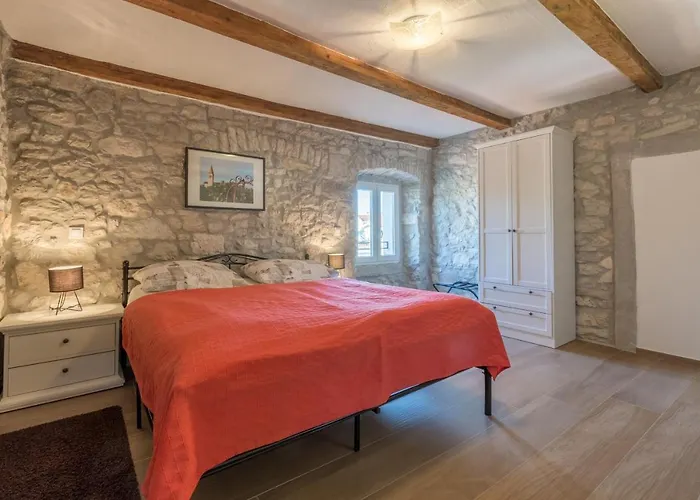 With A Parking Space - 20631 Gostinjska kuća 3*