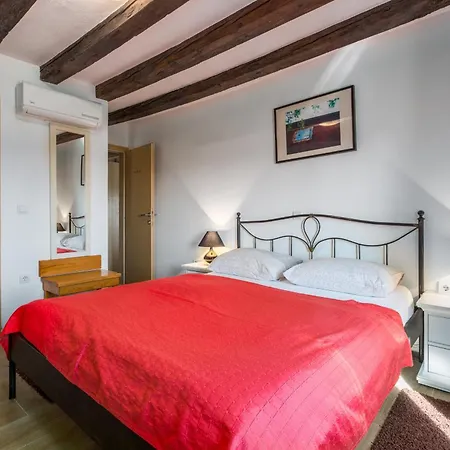 Guest house With A Parking Space - 20631 Porec