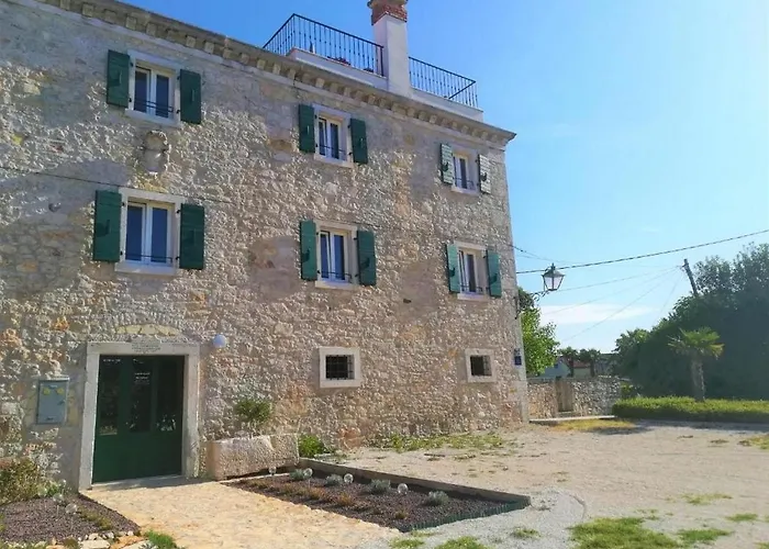 With A Parking Space - 20631 Penzion 3*