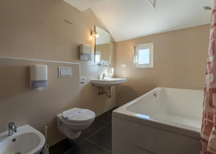 With A Parking Space - 20631 Penzion